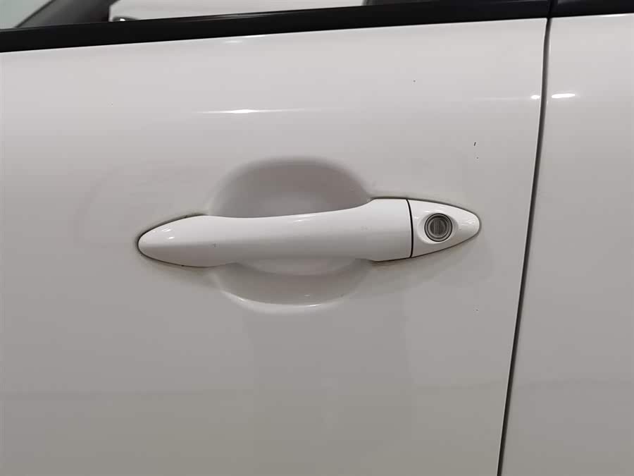 Kia Stonic 2016 car image #19