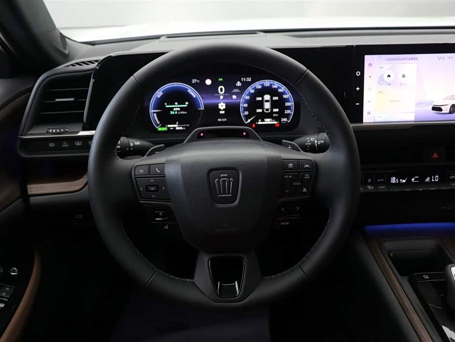 Toyota Crown 2025 صورة سيارة #19