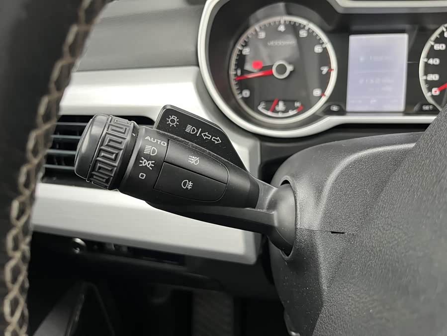 GEELY Boyue 2018 car image #19