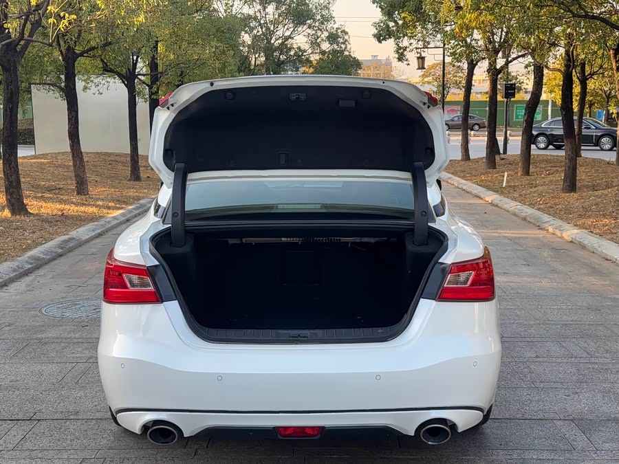 Nissan Maxima 2017 صورة سيارة #19