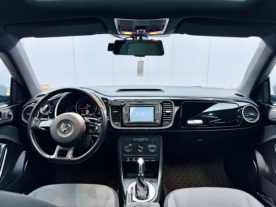 Volkswagen Beetle 2016 car image #19