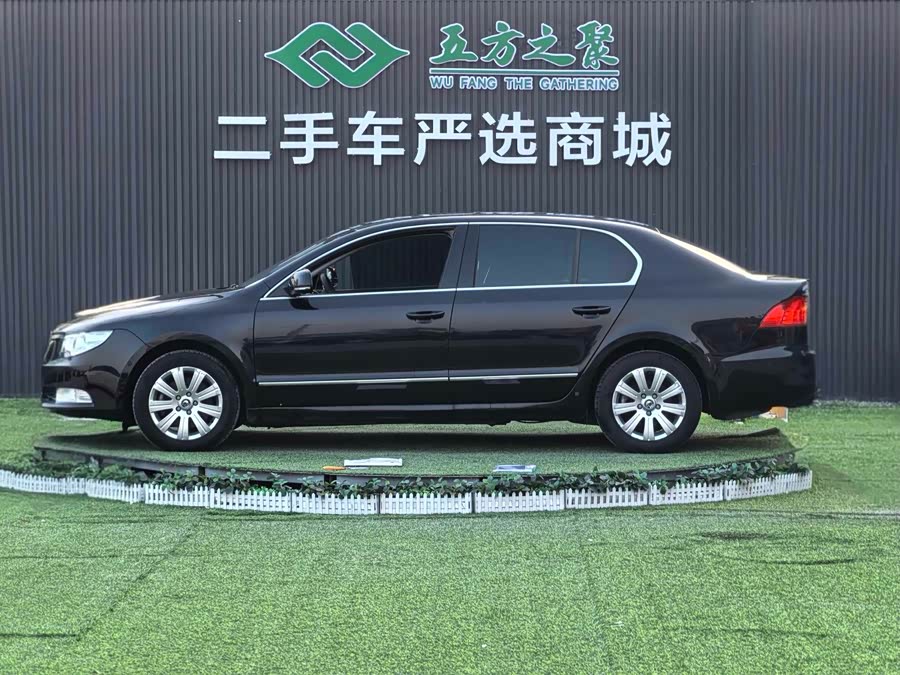 Skoda Superb 2012 imagem de carro #19