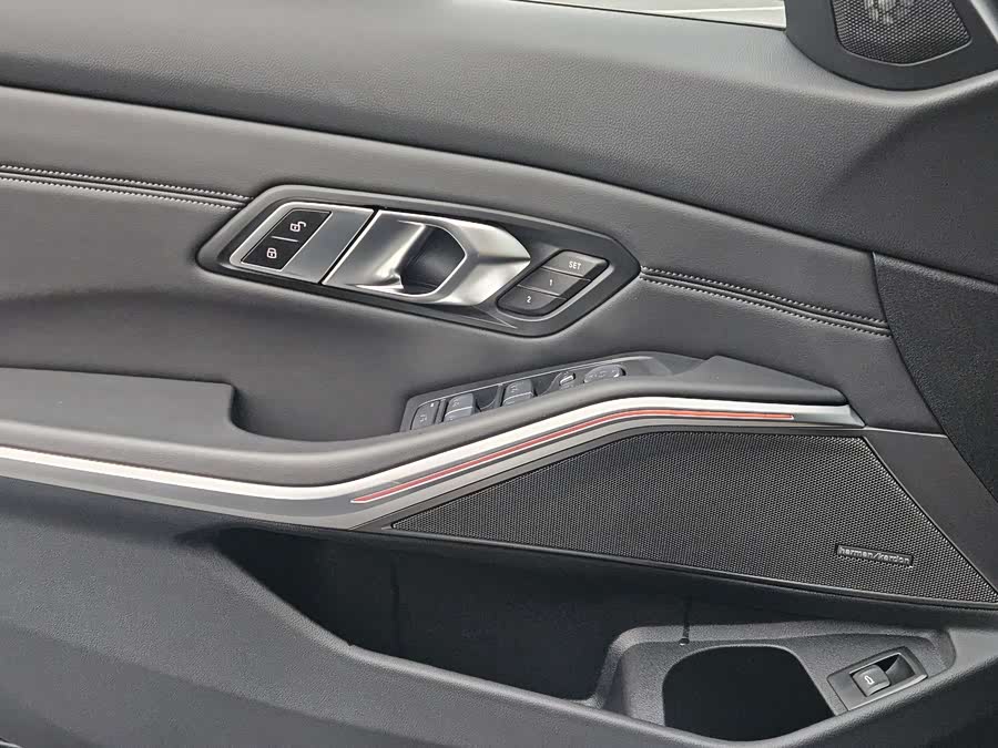 宝马 宝马M3 2024 #19 宝马 宝马M3 2024 汽车图片 #19