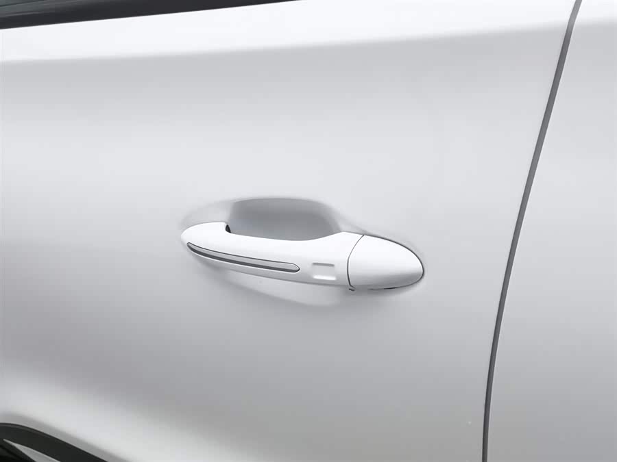 2022 car image #19