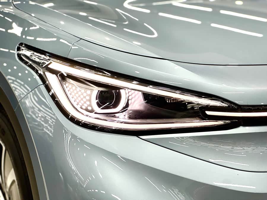 Volkswagen ID.4 X 2023 car image #19