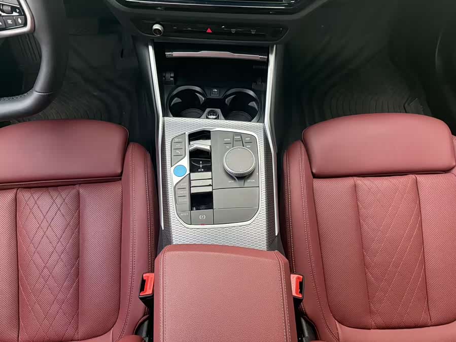 BMW i3 2024 car image #19