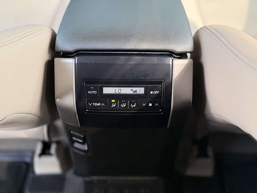 Toyota 2014 #19 Toyota 2014 car image #19