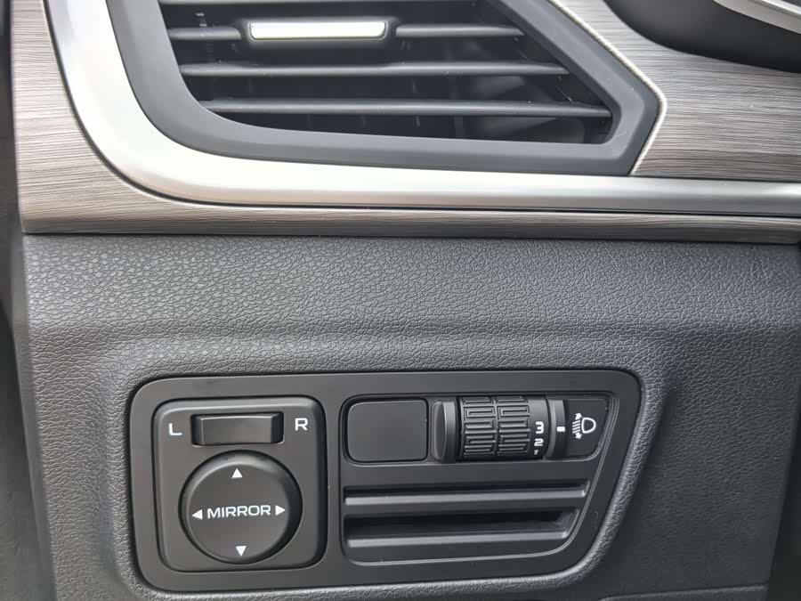 GEELY Vision X3 2019 car image #19