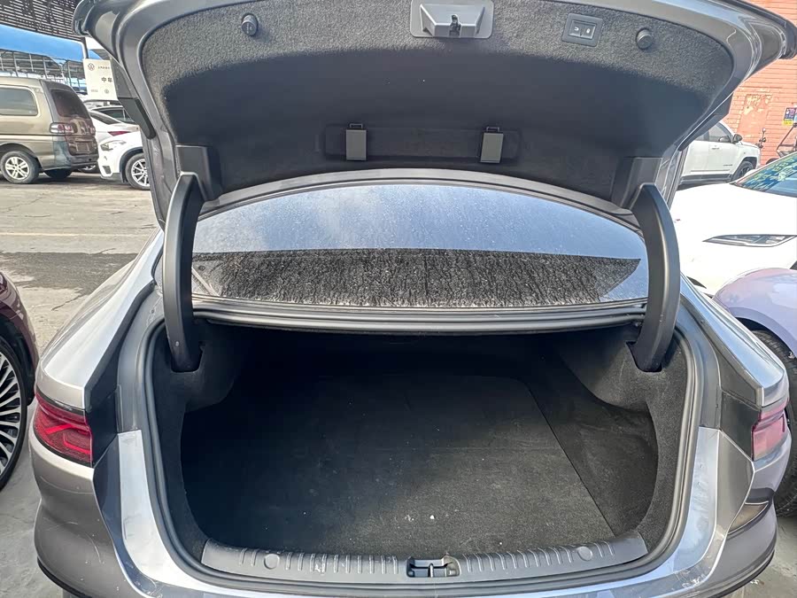 BYD Han 2025 car image #19