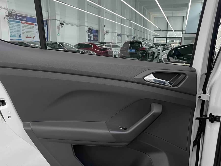 Volkswagen T-Cross 2021 #19 Volkswagen T-Cross 2021 car image #19