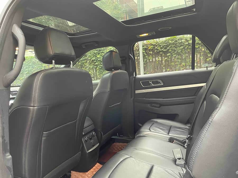 Ford Explorer (Imported) 2017 car image #19