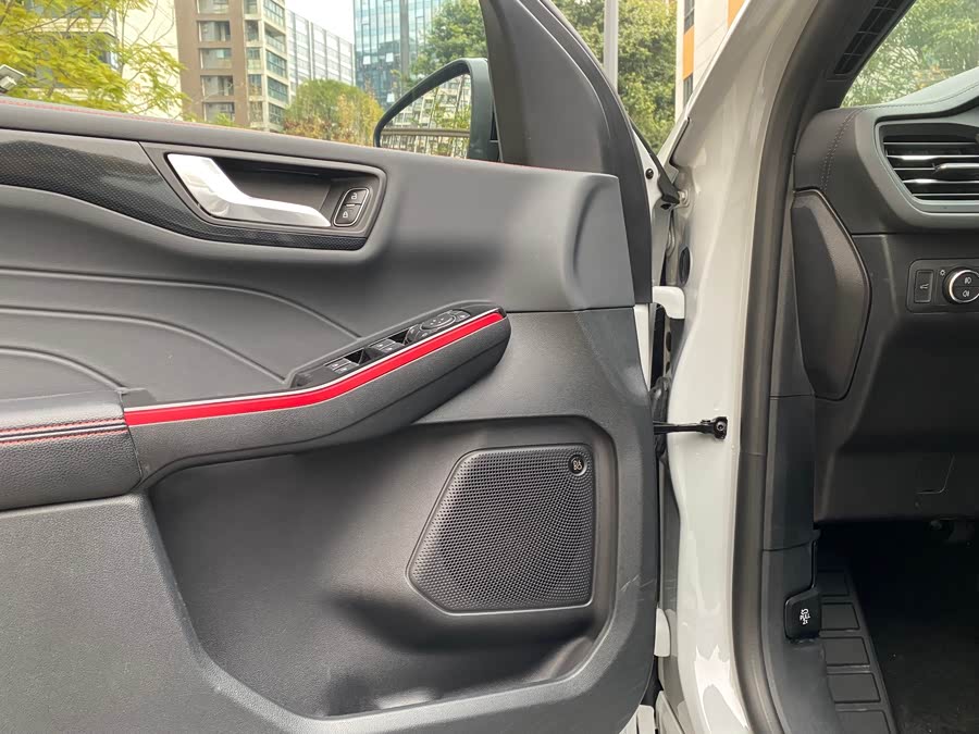 Ford Escape 2023 immagine di auto #19