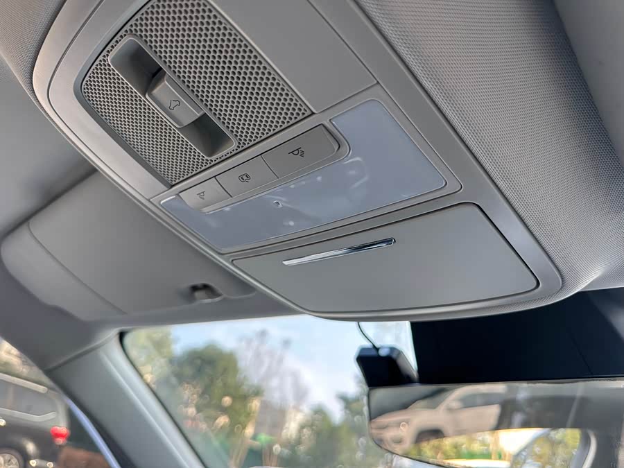 Roewe i5 2021 car image #19