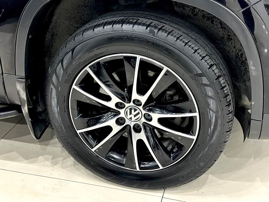 Volkswagen Tiguan 2014 car image #19