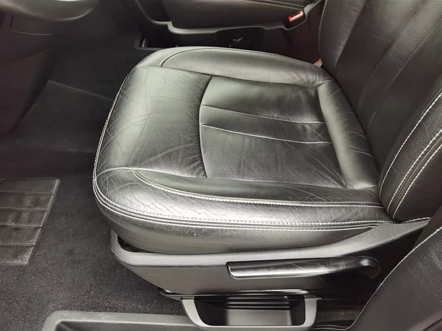 Volkswagen Caravelle 2016 car image #19