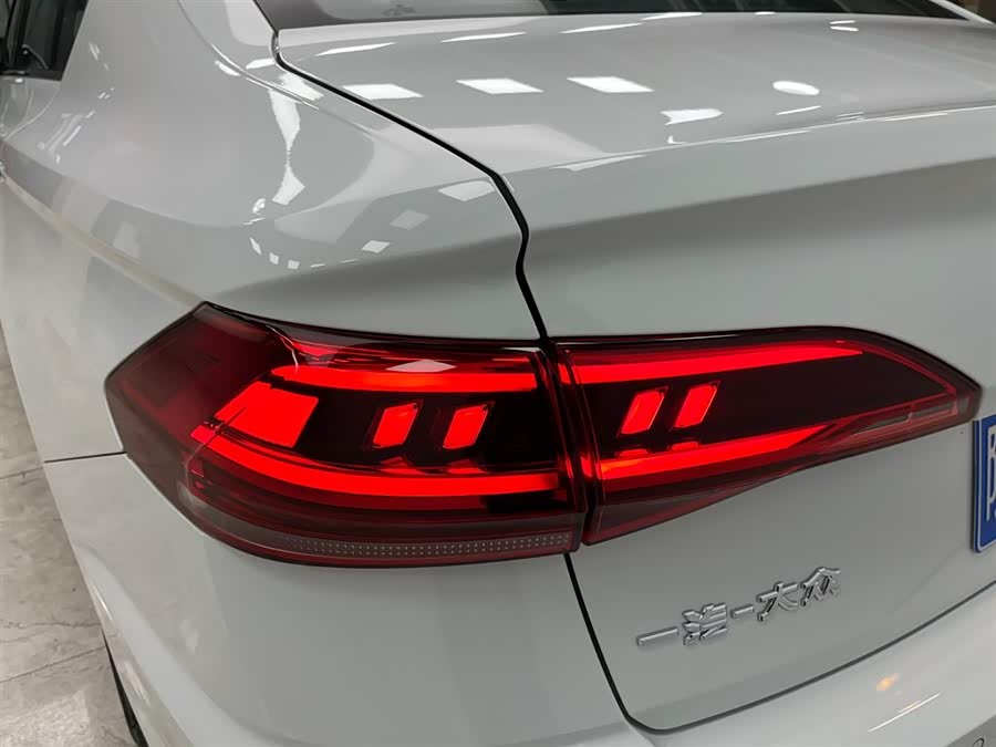 Volkswagen Bora 2022 car image #19