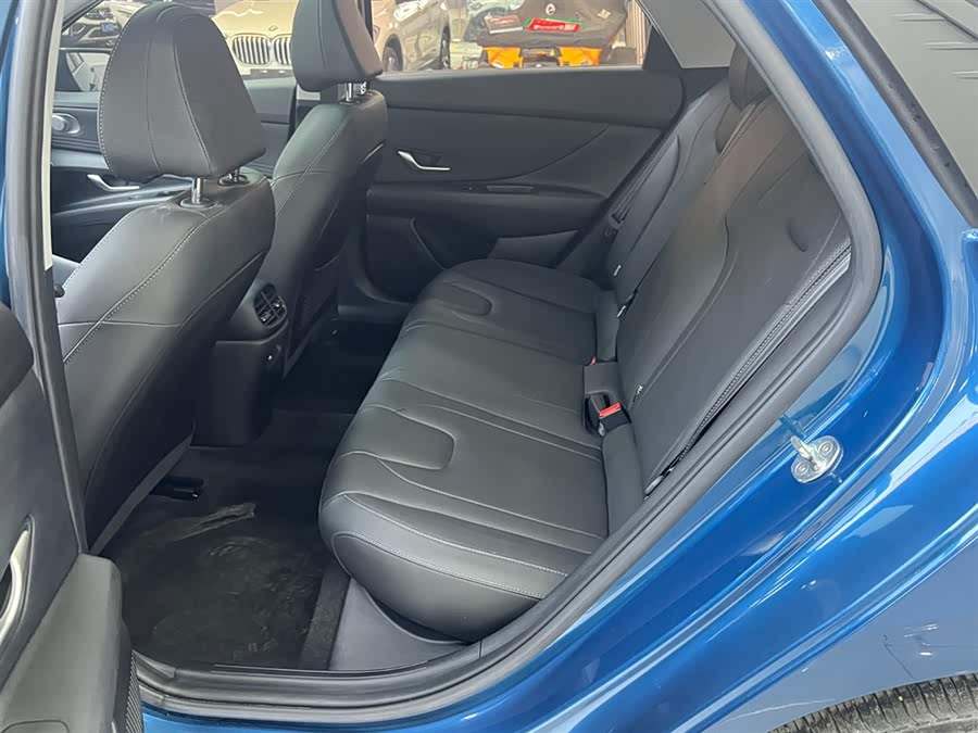 Hyundai Elantra 2022 immagine di auto #19