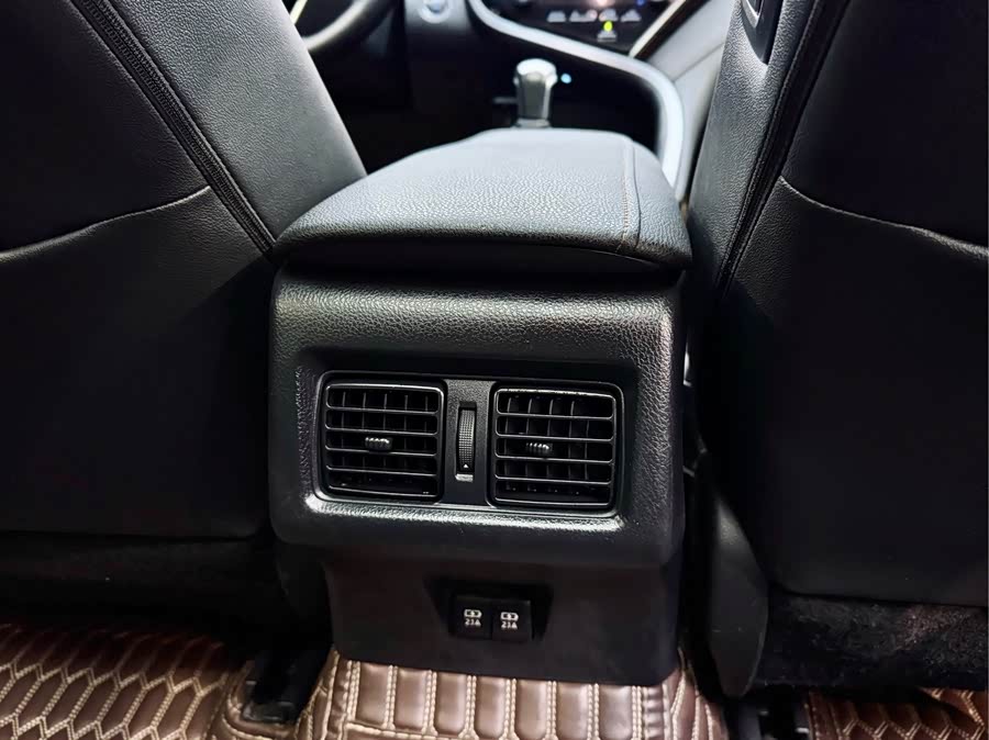 Toyota Camry 2018 car image #19