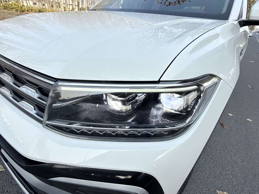 Volkswagen T-Cross 2020 #19 Volkswagen T-Cross 2020 car image #19