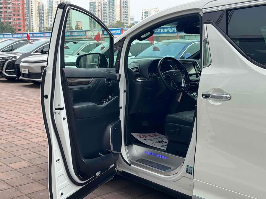 Toyota Alphard 2019 #19 Toyota Alphard 2019 car image #19