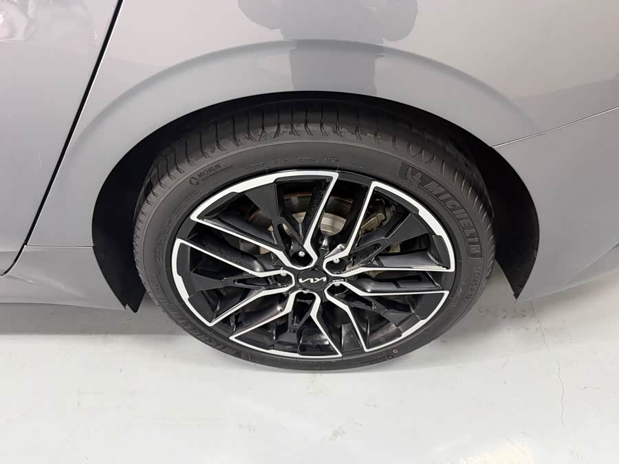 Kia K5 2021 car image #19