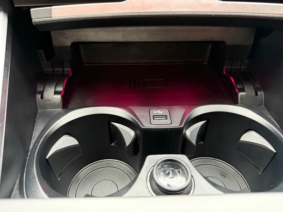 BMW i3 2024 car image #19