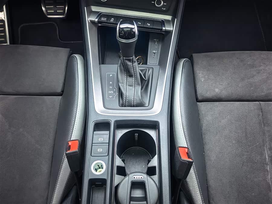 Audi Q3 2021 immagine di auto #19