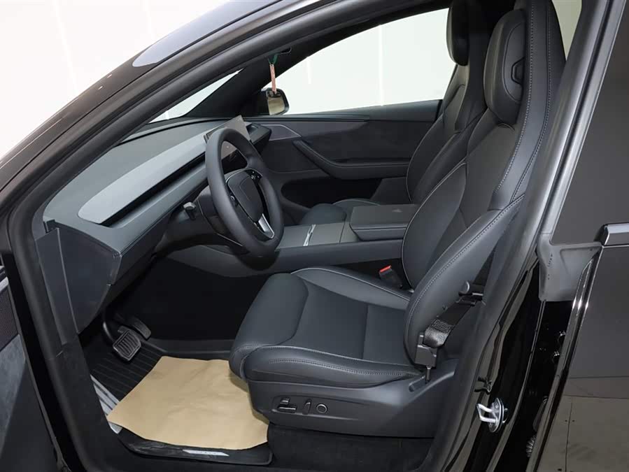 特斯拉 Model Y L 2025 汽车图片 #19