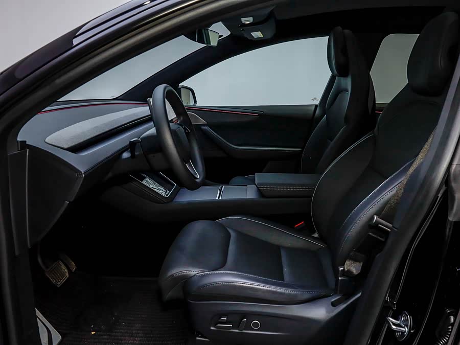 特斯拉 Model Y L 2025 汽车图片 #19