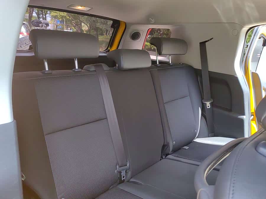 Toyota FJ Cruiser 2017 immagine di auto #19