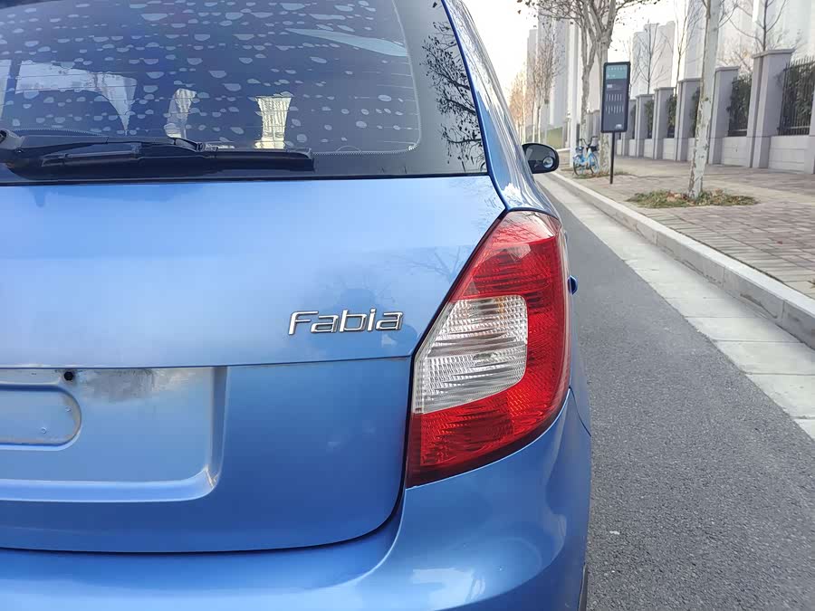 Skoda Fabia 2013 immagine di auto #19