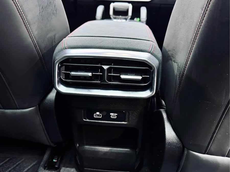 Jetour Traveller 2023 car image #19