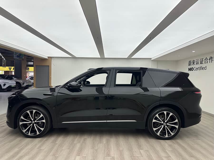 NIO ES8 2023 car image #19