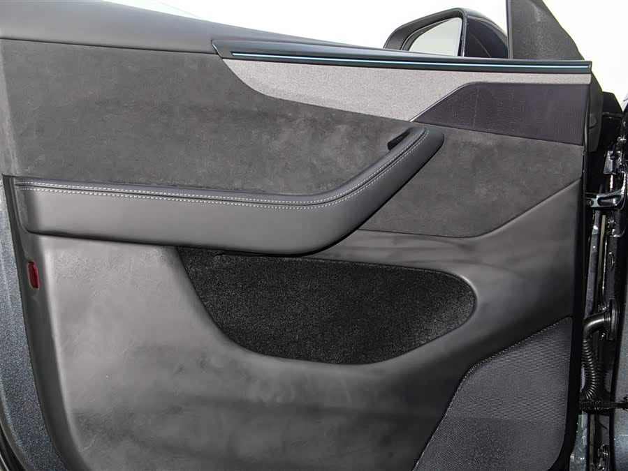 特斯拉 Model Y L 2025 汽车图片 #19