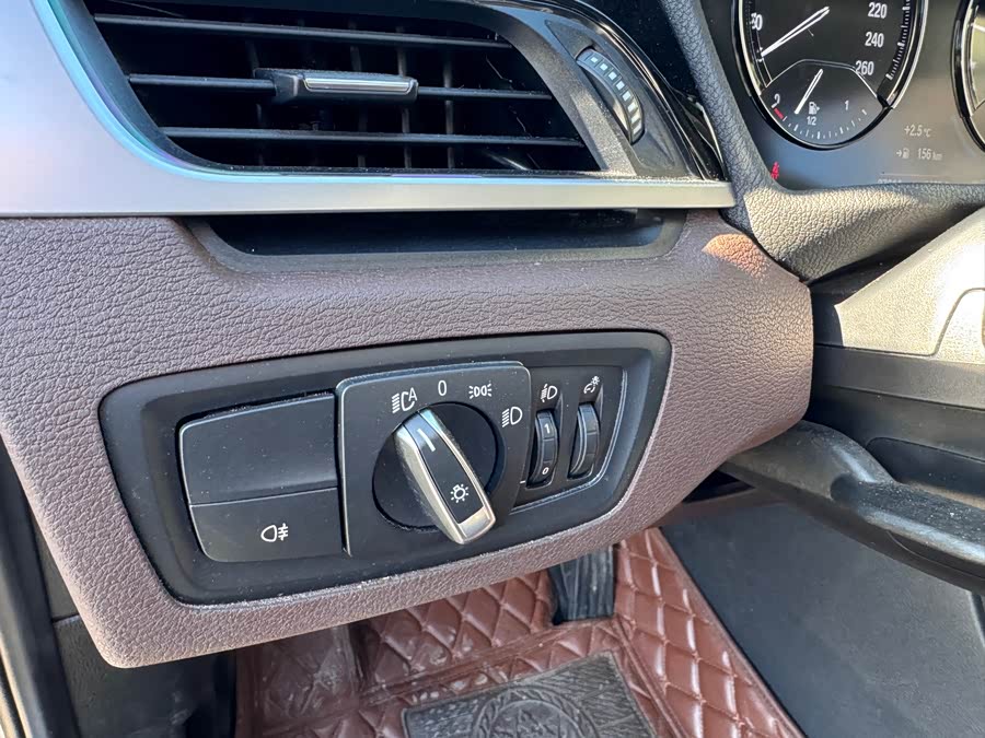 BMW X1 2020 car image #19