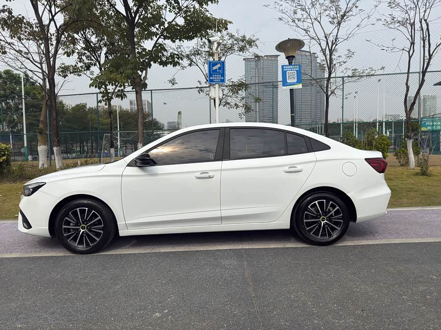 Roewe i5 2021 car image #19