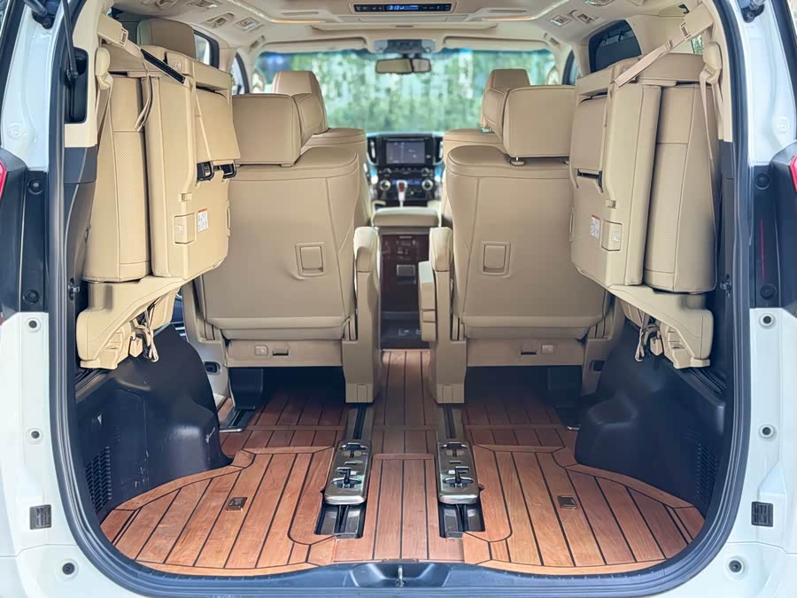 Toyota Alphard 2017 car image #19