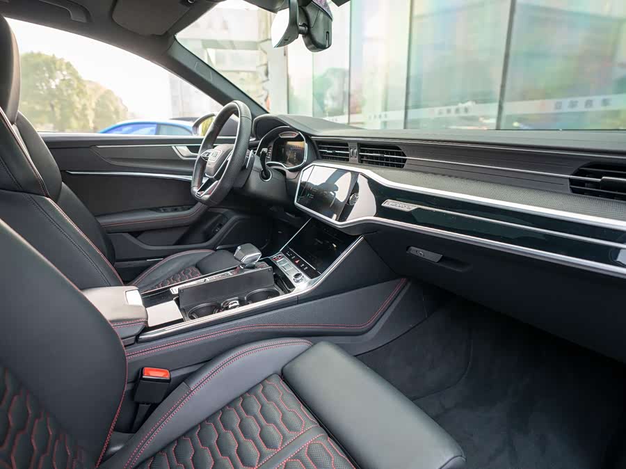 Audi RS 6 2023 car image #19