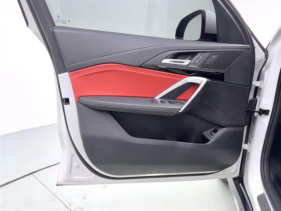 BMW iX1 2024 car image #19