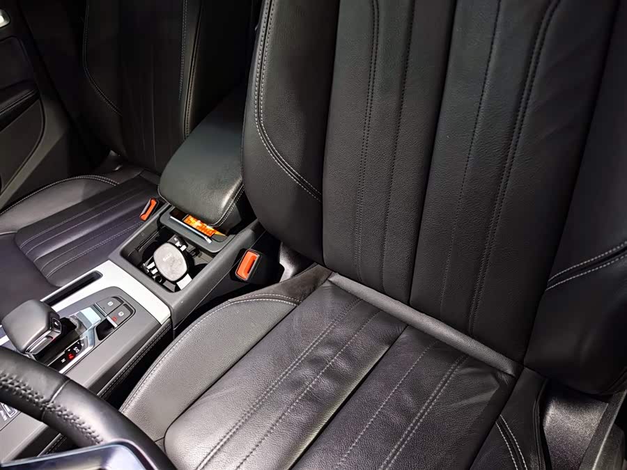 Audi Q5L 2020 car image #19