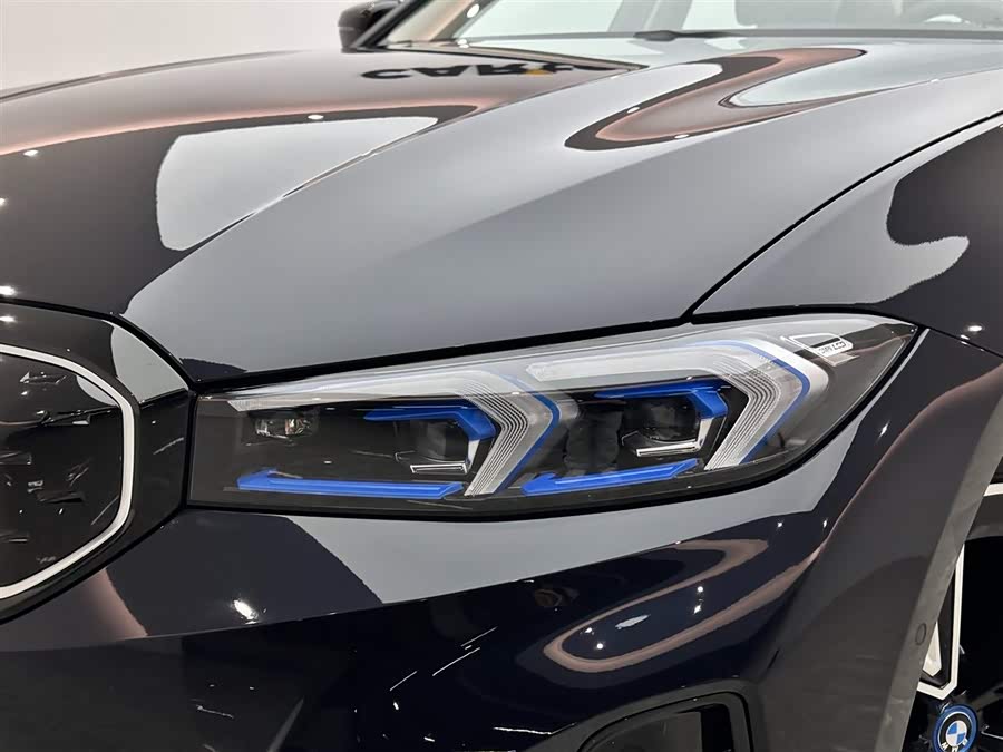BMW i3 2024 car image #19