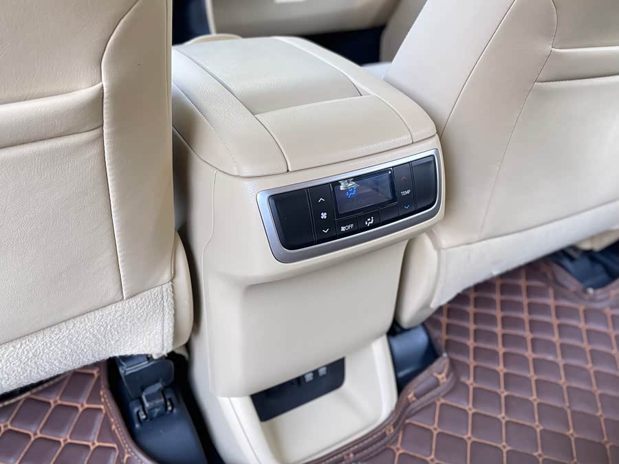 Toyota Highlander 2019 #19 Toyota Highlander 2019 car image #19