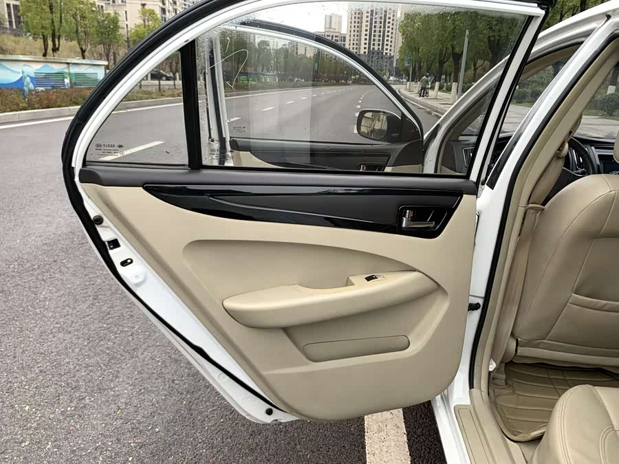 GEELY GC7 2013 #19 GEELY GC7 2013 car image #19