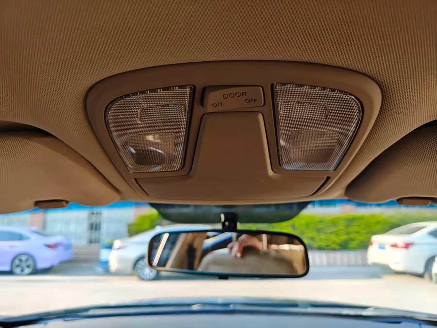 Kia K5 2016 car image #19