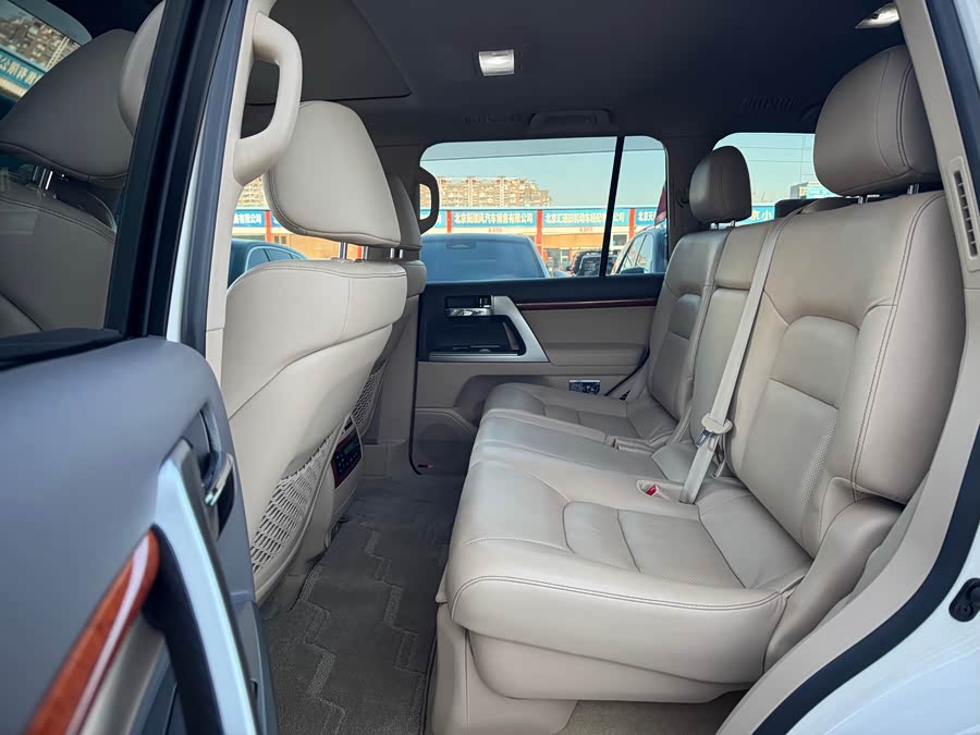 Toyota Land Cruiser 2014 car image #19