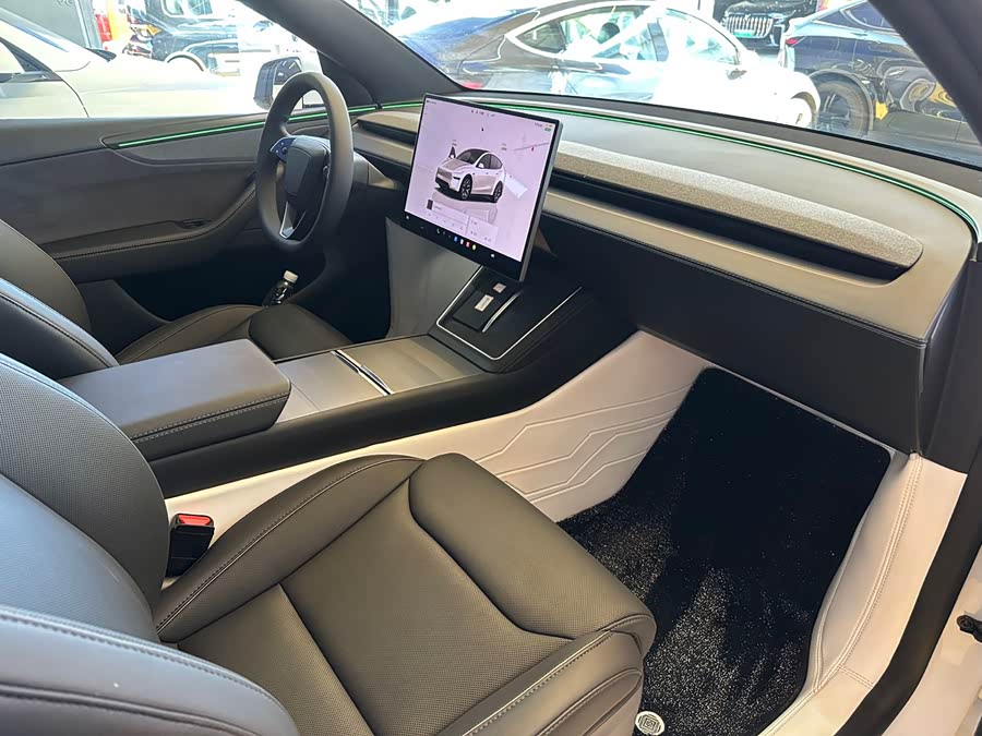 特斯拉 Model Y L 2025 汽车图片 #19