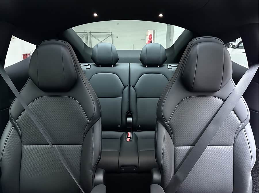 特斯拉 Model Y L 2025 汽车图片 #19