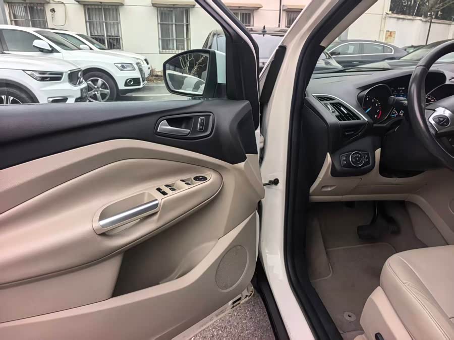 Ford Kuga 2015 car image #19