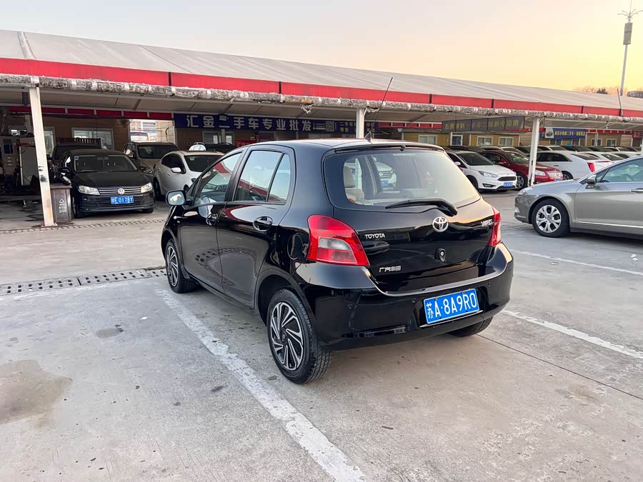 Toyota Yaris 2010 imagen de coche #19