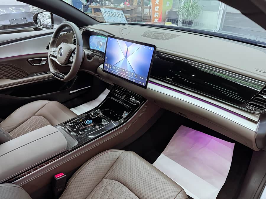 BYD Han 2024 car image #19